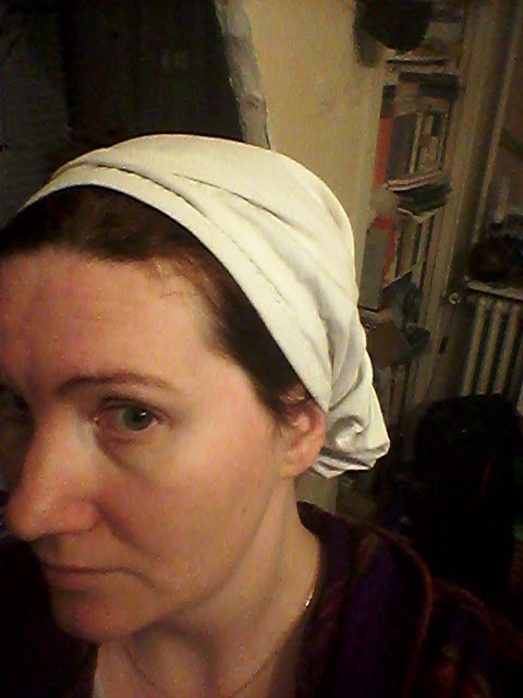 Le masque pour les cheveux de loeuf et lhuile de bardane