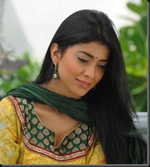 Shriya Saran @ Rowthiram Movie Stills