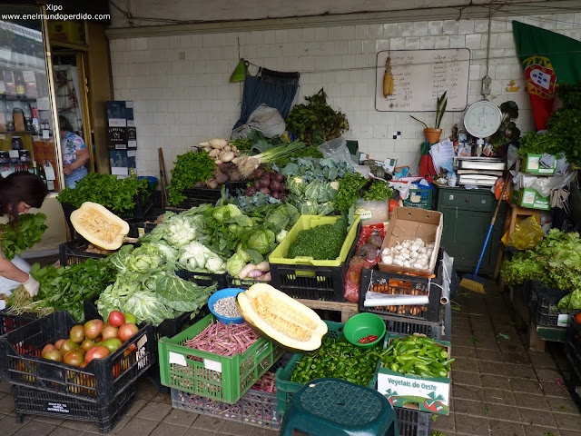 frutas-y-verduras-en-el-mercado-de-bolhao-oporto.JPG