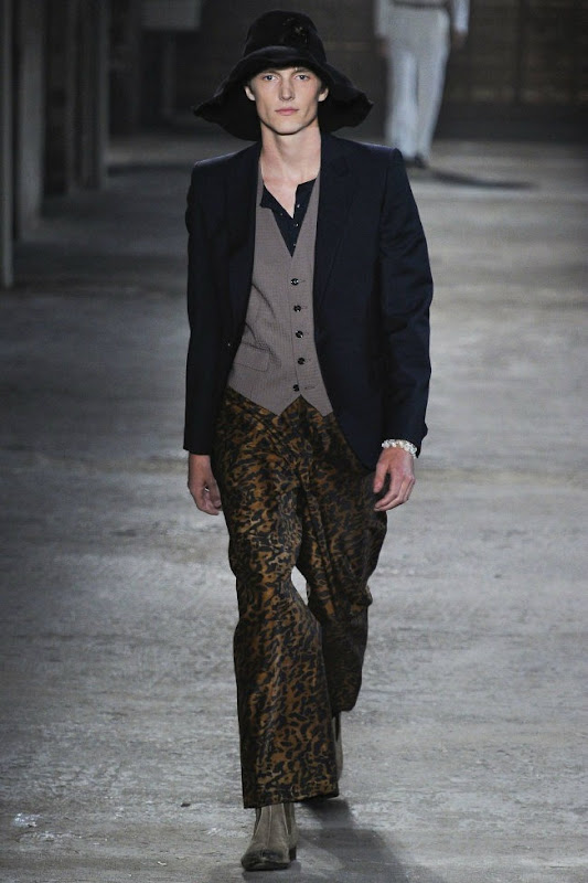 Milan Fashion Week Primavera 2012 - Alexander McQueen (6)