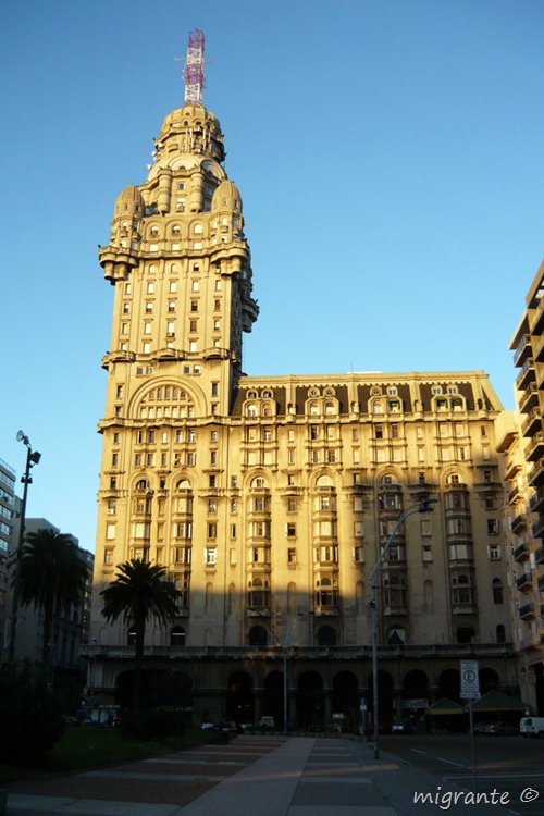 palacio salvo - montevideo - uruguay