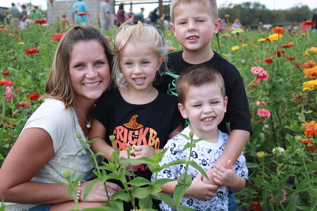 [flowers%2520sdt%2520and%2520kids%255B4%255D.jpg]