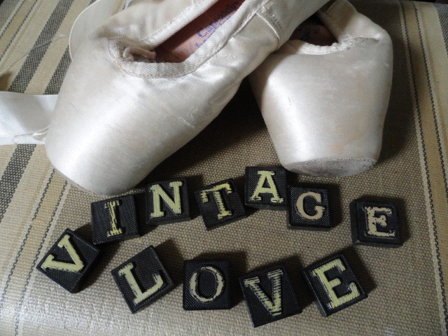 [vintage%2520ballet%2520shoes%255B4%255D.jpg]