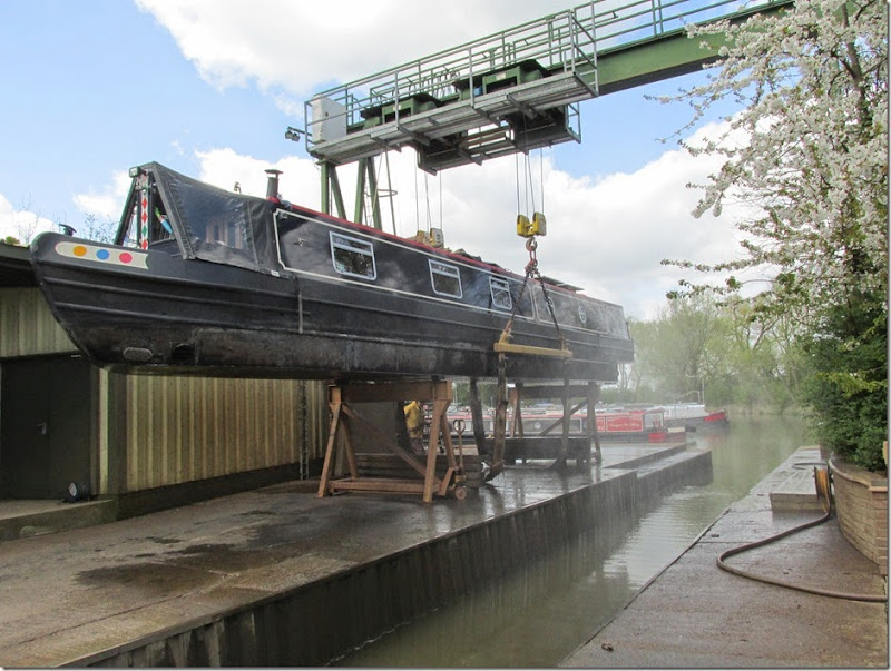 boat lift and hotel 017