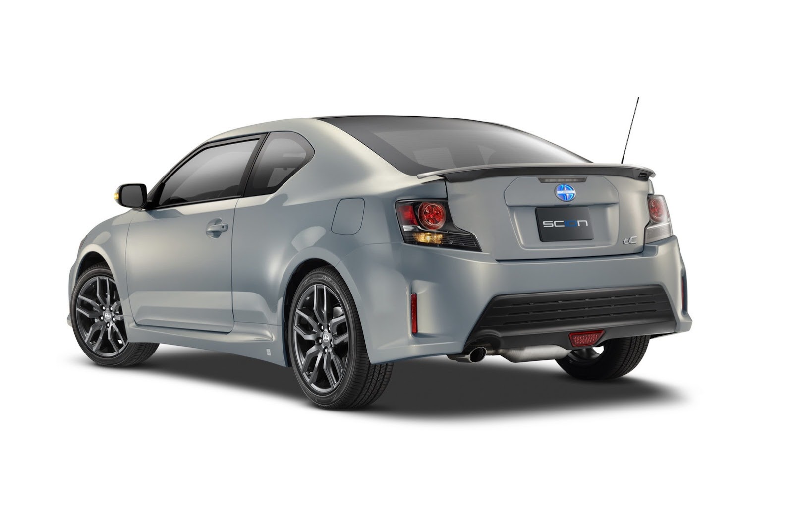 Scion_10_tC_002_Spoiler[5].jpg