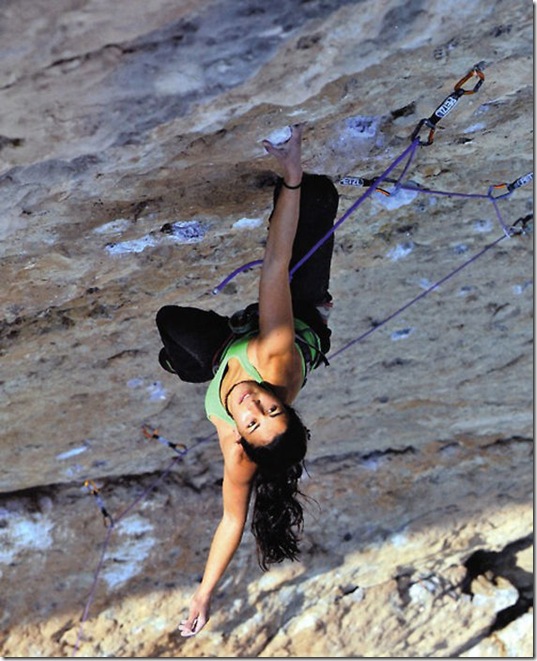 girls-rock-climbing-24