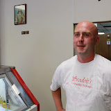 Andrew Zimmern from Bizarre Foods - 24_b.jpg