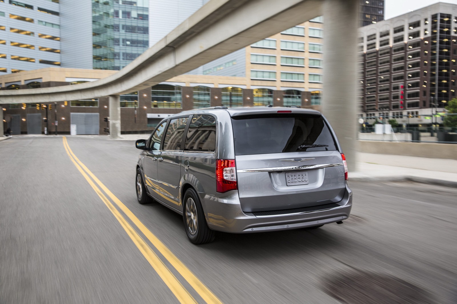 [2014-Chrysler-Town%2526Country-30th-Anniversary-7%255B2%255D.jpg]