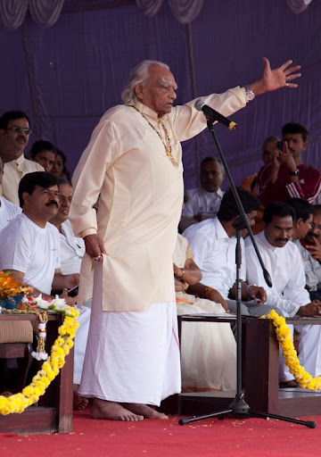 2. Mr. BKS Iyengar giving an incredible dynamic speech.