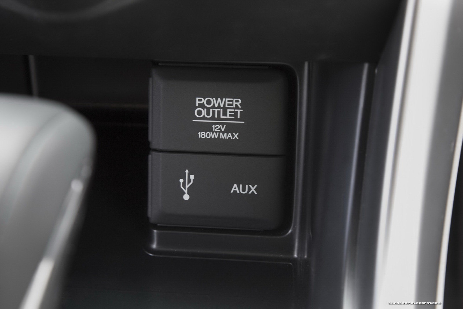 [2014_Honda_Accord_PHEV_int_019%255B2%255D.jpg]
