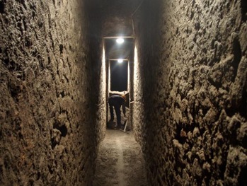 Imagenes de una cloaca Romana - Fotografa de Domenico Camardo - Herculaneum Conservation Project Imagenes de una cloaca Romana - Fotografa de Domenico Camardo - Herculaneum Conservation Project