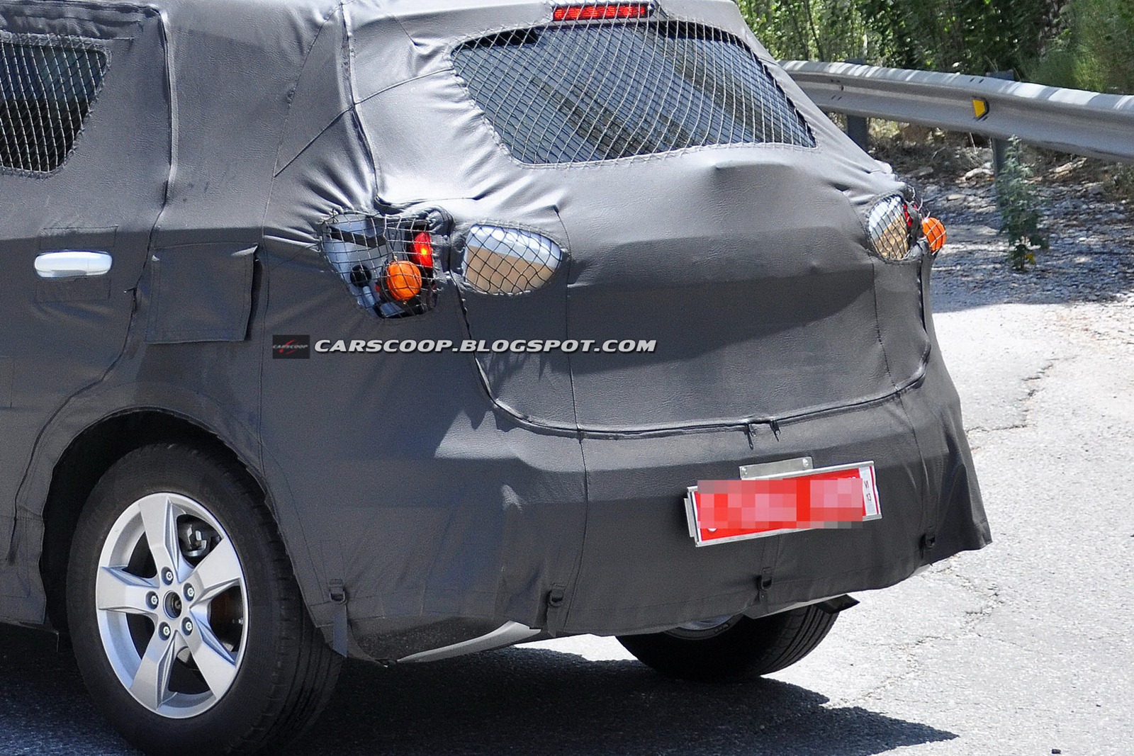 [2014-Suzuki-CUV-20%255B3%255D.jpg]