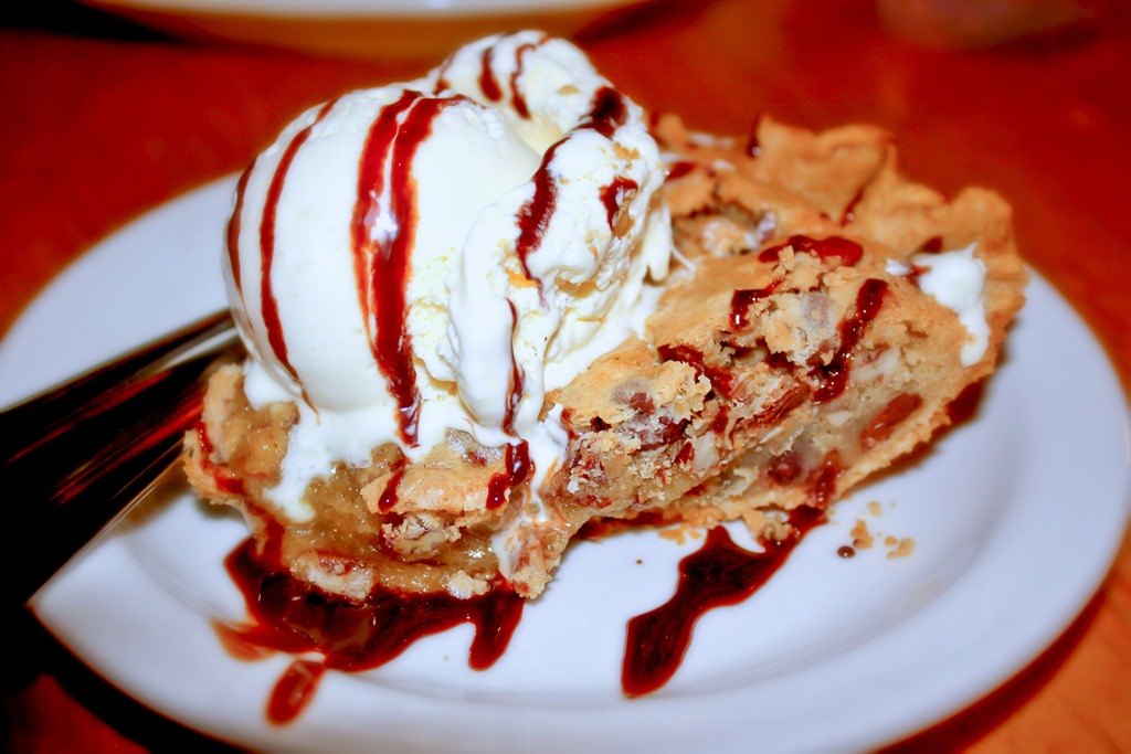 [Clicks-Steakhouse.tollhouse-pie5.jpg]