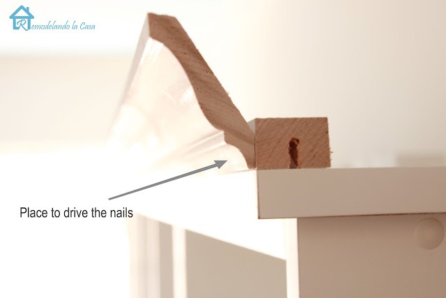 [sideview%2520nailing%2520crown%2520on%2520bookcase%255B4%255D.jpg]