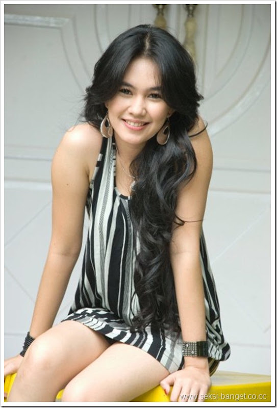Kartika Putri www.seksi-banget.co.cc