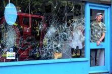 [london-riot-broken-store-windows%255B3%255D.jpg]