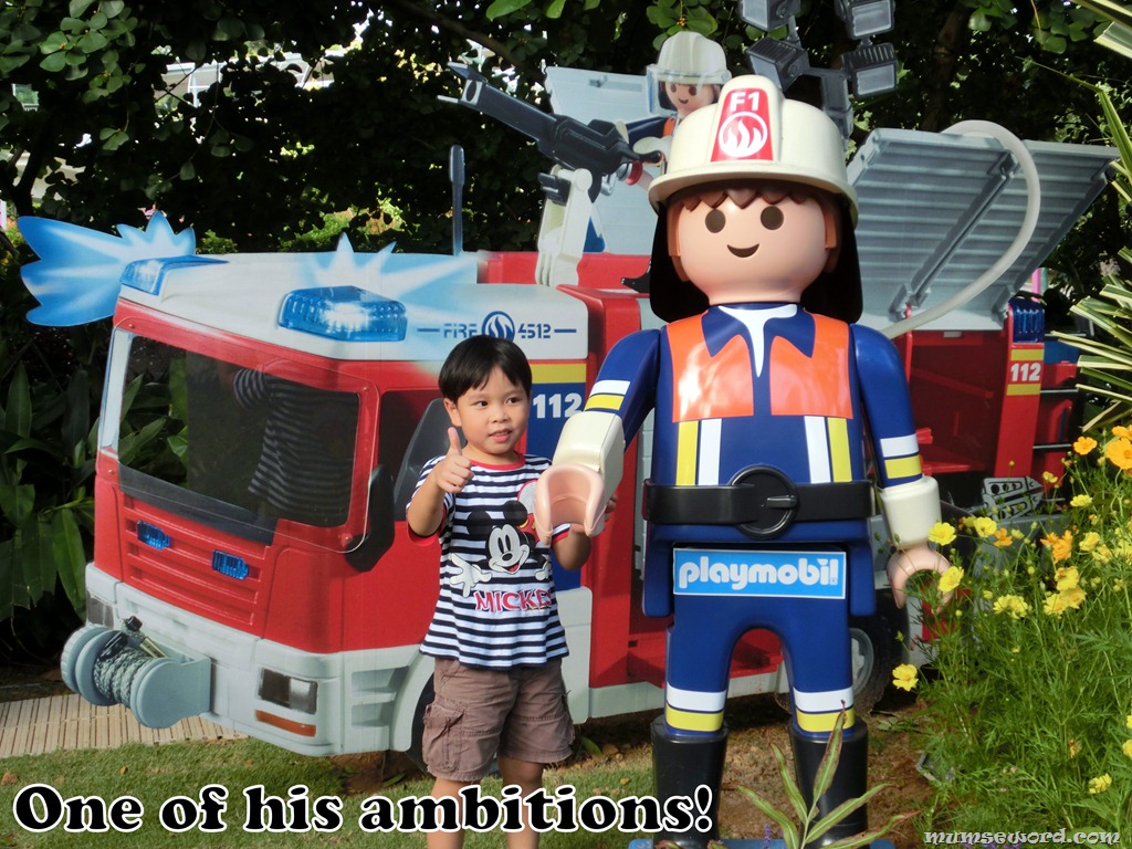 [Playmobil%2520Fireman%2520Lifesize%255B3%255D.jpg]