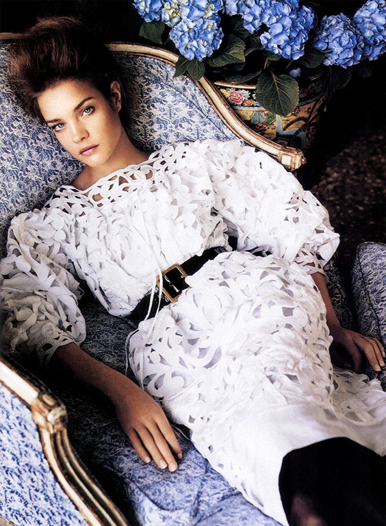[vogue-us-july2005-natalia-vodianova-mario-testino%255B8%255D.jpg]