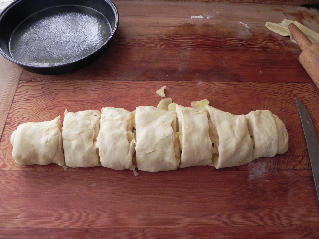 [DSCN9782%255B4%255D.jpg&description=Apple Bread Ring-]