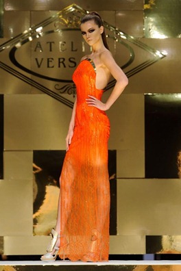 versace-haute-couture-autumn-2012-pfw30