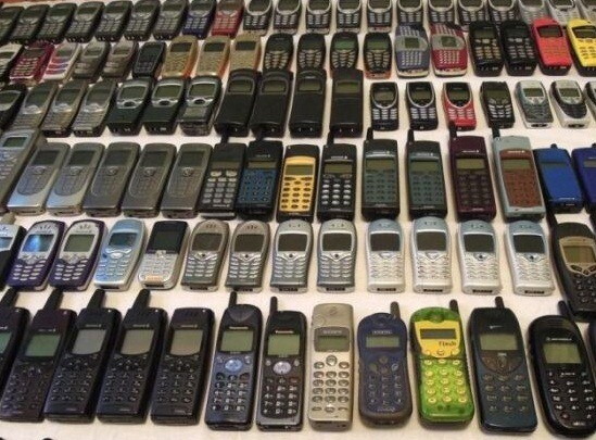 [coleccion-telefonos-antiguos-1%255B3%255D.jpg]