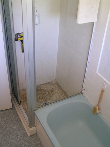 [bathroom%25202%255B6%255D.jpg]