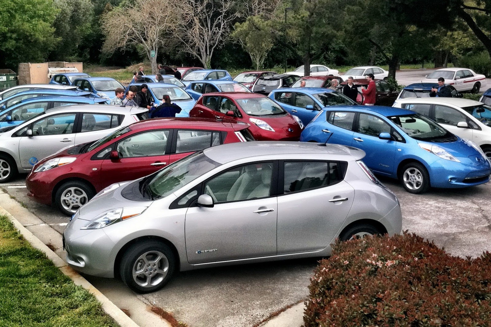 [Nissan-Leaf-4%255B2%255D.jpg]