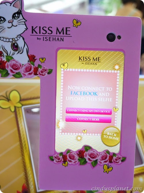 Kiss Me Selfie12 Kiss Me Selfie12