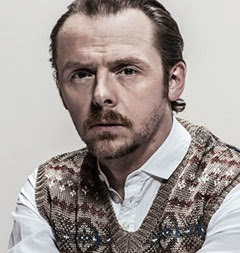 Simon Pegg tanárnak áll, a kutyája beszél, és mindez még semmiség