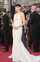rooney-mara-2012-oscars-red-carpet-03
