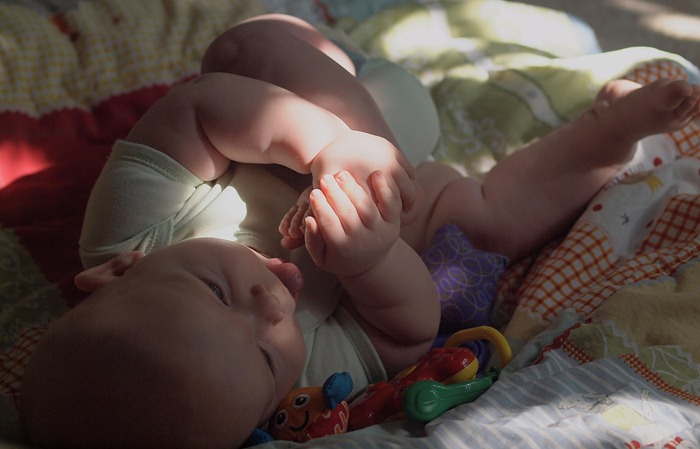 eating his feet