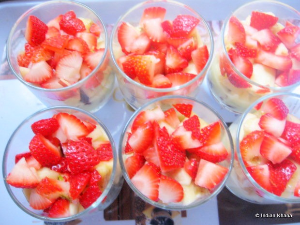 [Strawberry-custard-fruit-trifle-pudd%255B2%255D.jpg]