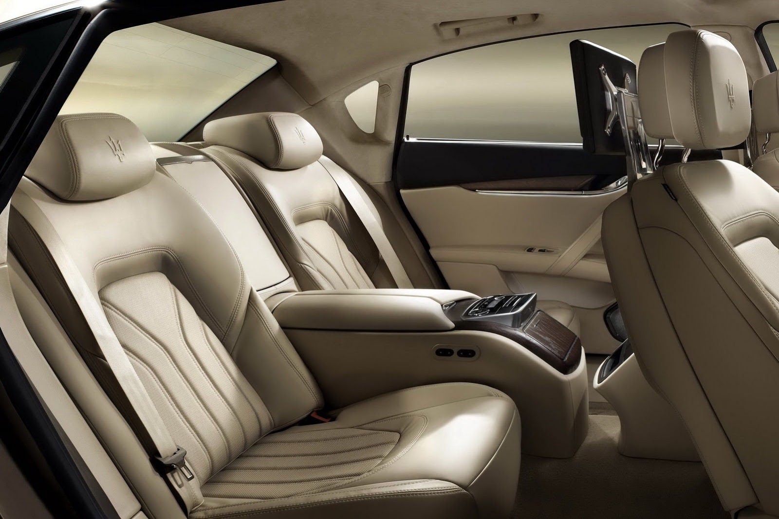 [2013-Maserati-Quattroporte-22.jpg]