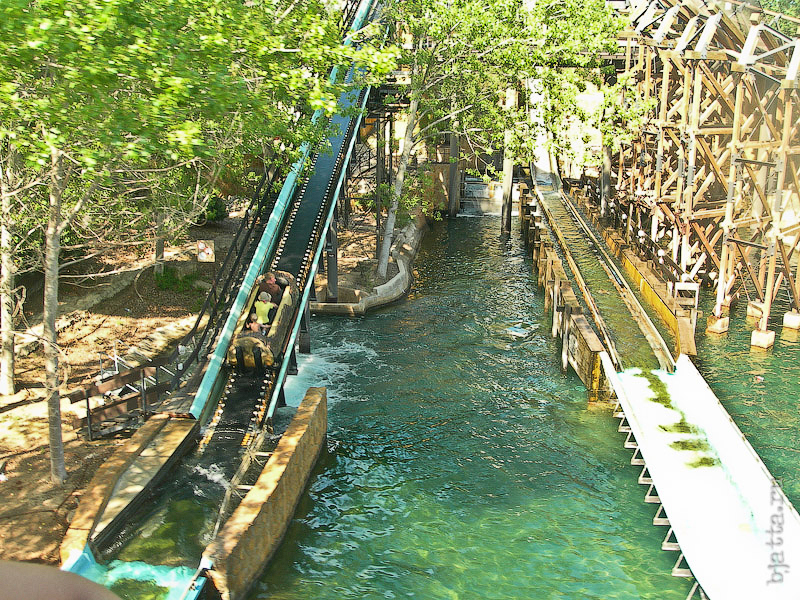 57. Порт Авентура. Port Aventura. Salou. Costa Dorada. Spain. Аттракцион лесопилка. 57. Порт Авентура. Port Aventura. Salou. Costa Dorada. Spain. Аттракцион лесопилка.