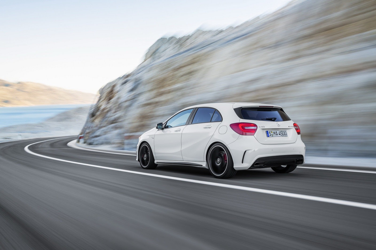 [Mercedes-A45-AMG-10%255B2%255D.jpg]