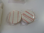 For the plaid suite, Maggie Austin Cakes painted some cookies.