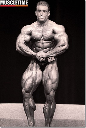 Dorian Yates at 1994 Mr. Olympia_muscular pose
