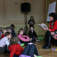 Dieuwertje Blok leest voor uit Pippi Langkous