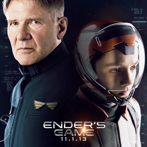 Harrison Ford és Asa Butterfield egy Ender's Game fotón