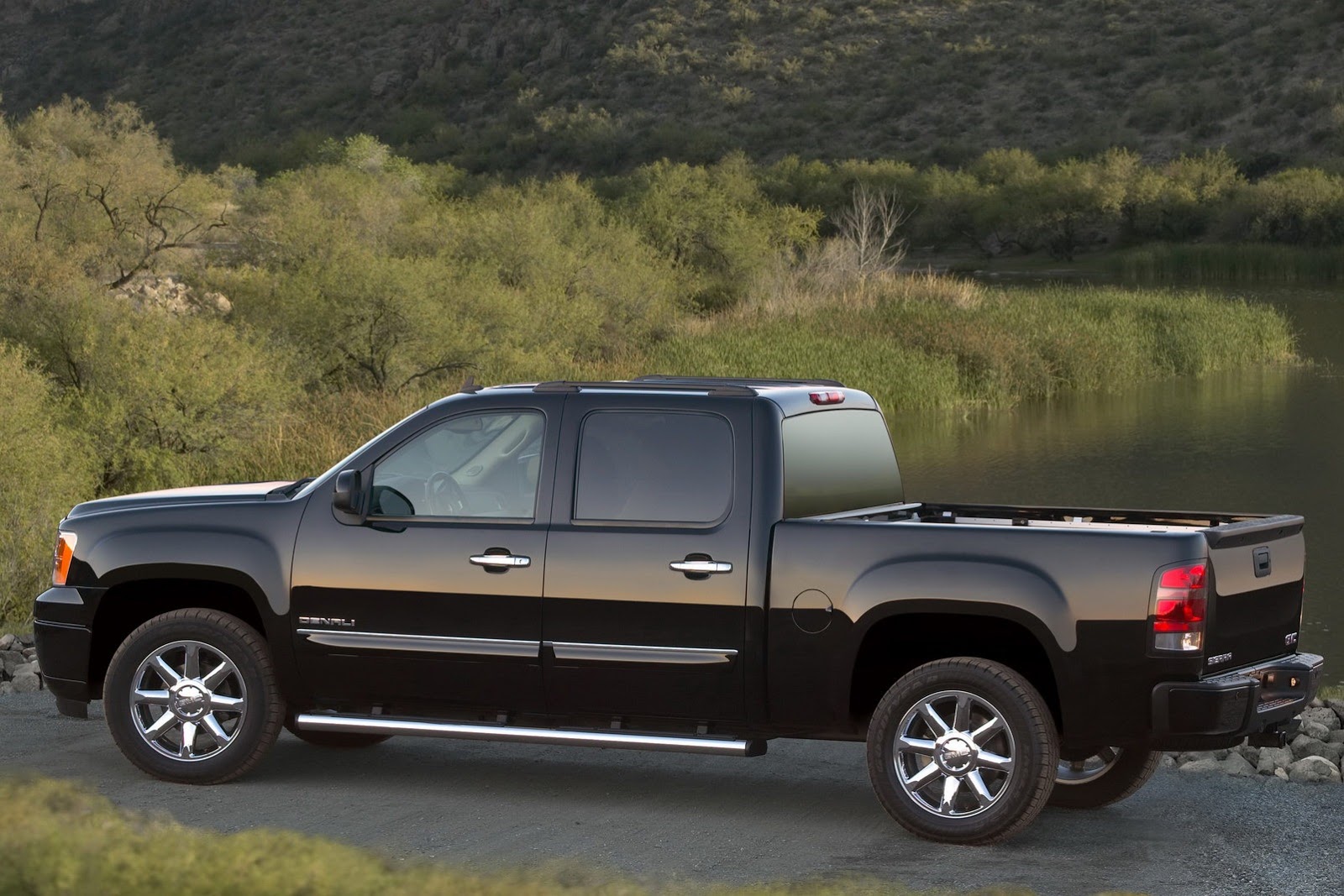 [GMC-Sierra-2013-6%255B2%255D.jpg]