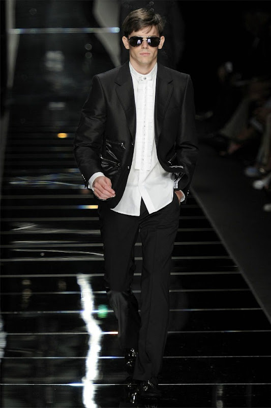 Milan Fashion Week Primavera 2012 - John Richmond (4)