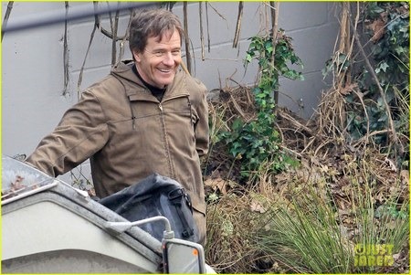 Godzilla Set Photos Reveal First Look at Bryan Cranston and Aaron Taylor-Johnson 15