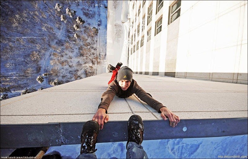 [extreme-rooftopping-skywalking-photo%255B32%255D.jpg]