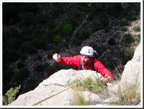 Via CADE 550m 6c (V  A0 Oblig) (Pared de Aragon, Mont-Rebei) (Isra) 0020