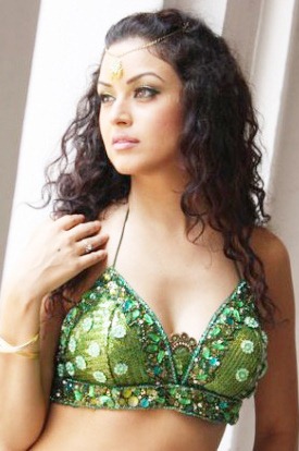 [maryam-zakaria%2520new%2520pic%255B3%255D.jpg]