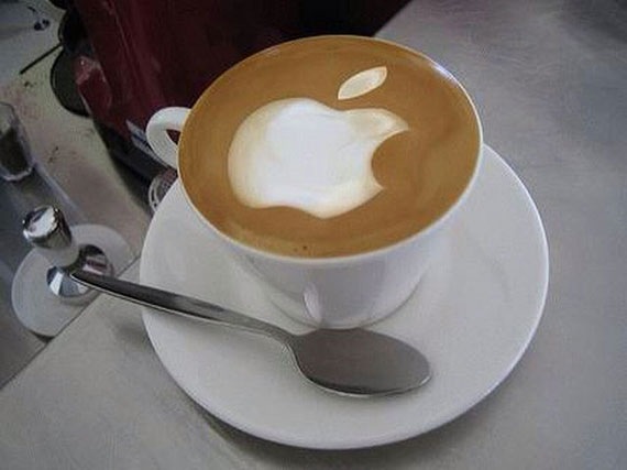[Creative-Latte-Art-Designs-41-Apple%255B3%255D.jpg]