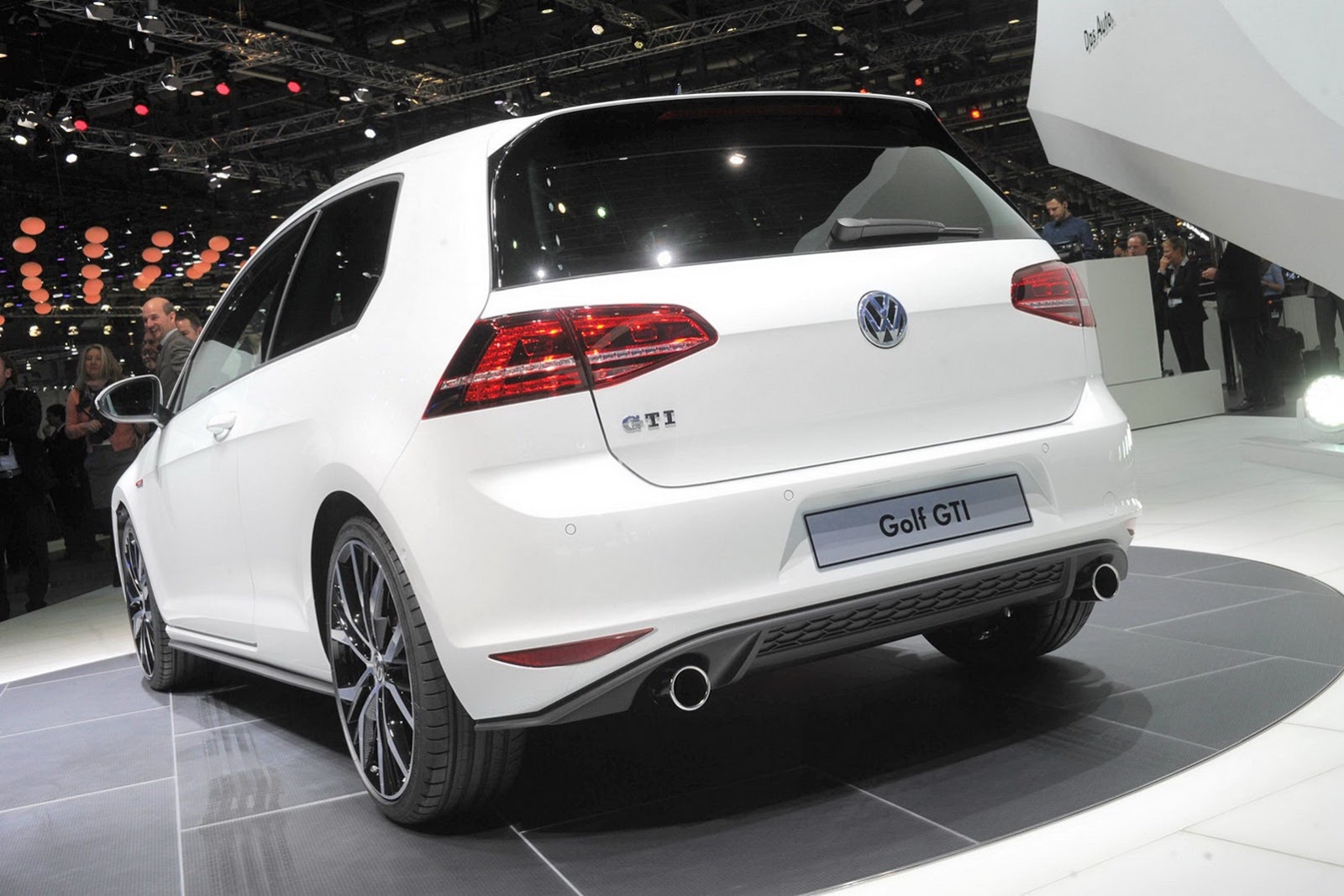 [2013-VW-Golf-3%255B2%255D.jpg]