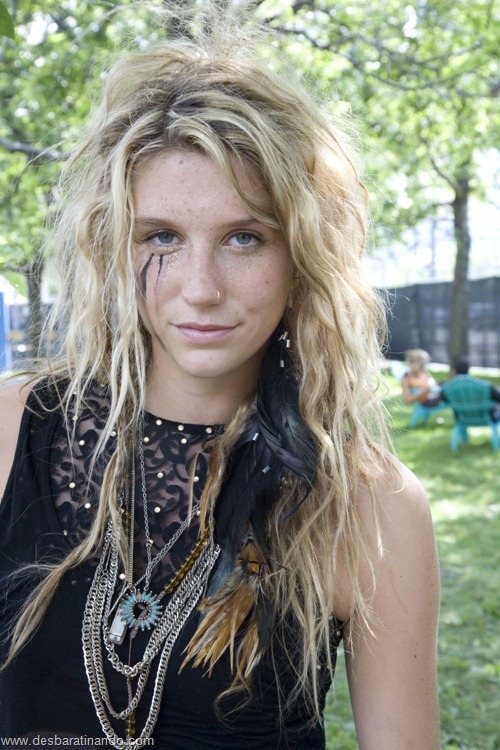 kesha linda sensual sexy gata desbaratinando (22) kesha linda sensual sexy gata desbaratinando (22)