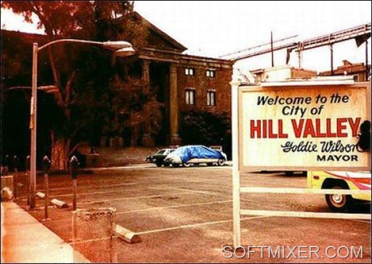 [back-to-the-future-hill-valley-01%255B5%255D.jpg]