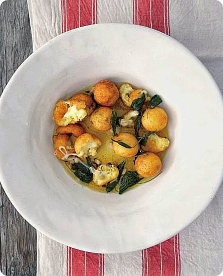 Sfere di polenta ripiene al burro e salvia Sfere di polenta ripiene al burro e salvia